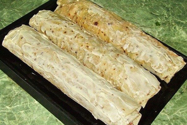 Лаваш фаршированный и запеченный в духовке0