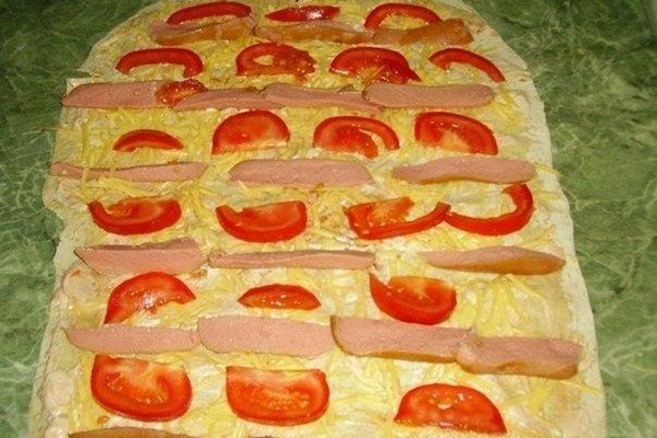 Лаваш фаршированный и запеченный в духовке2